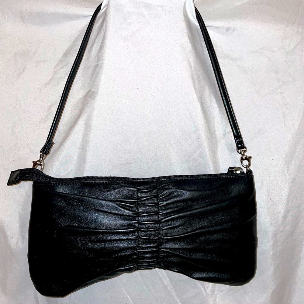 Apostrophe Black Leather Shoulder Bag